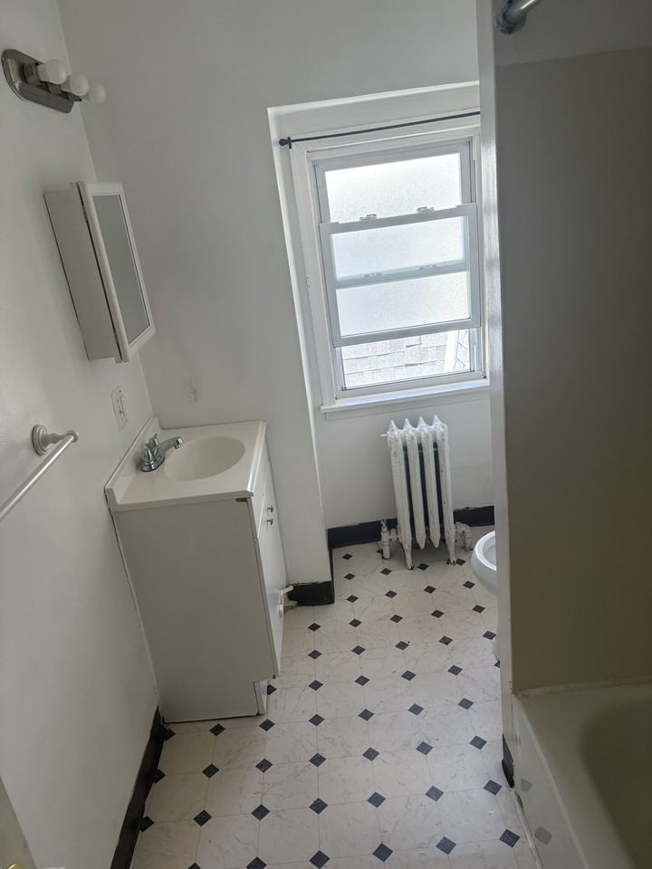 503 E Washington Ln #3 - Photo 6 of 6