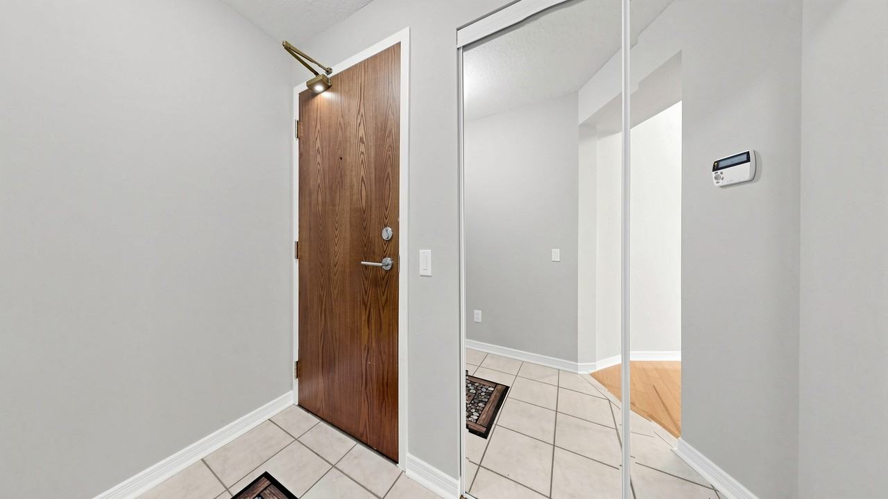 11 Oneida Crescent #211 - Photo 5 of 36