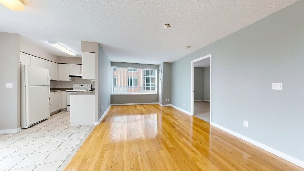 11 Oneida Crescent #211 - Photo 7 of 36