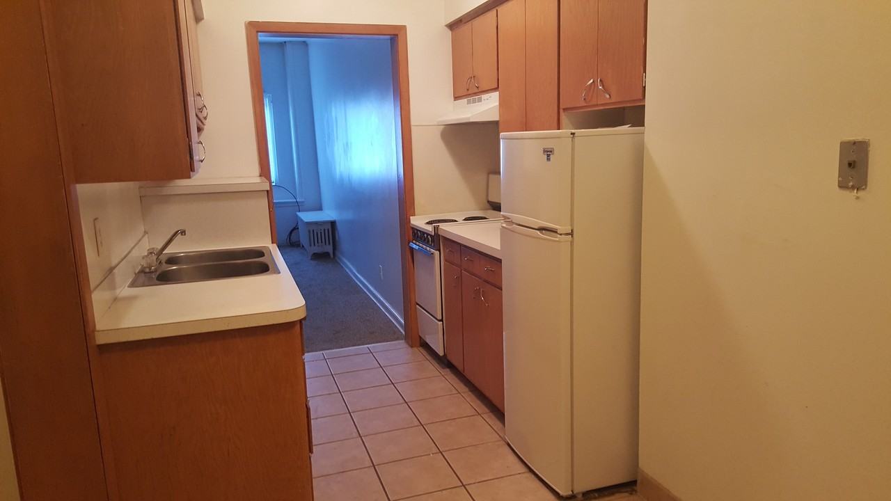 616 ½ Front Street - Photo 2 of 5