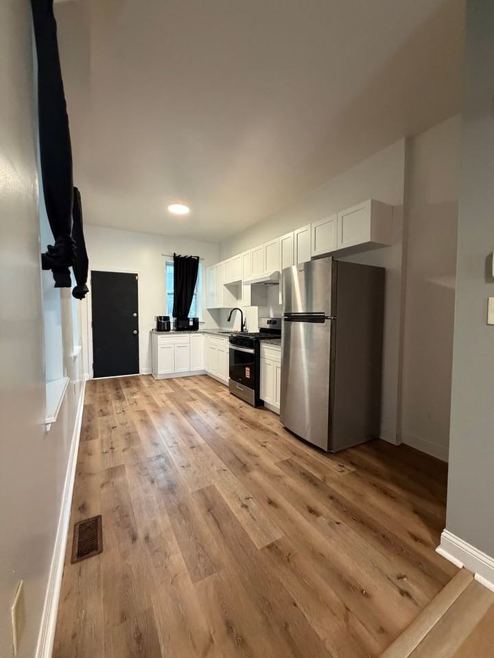 1316 S May St - Photo 3 of 16