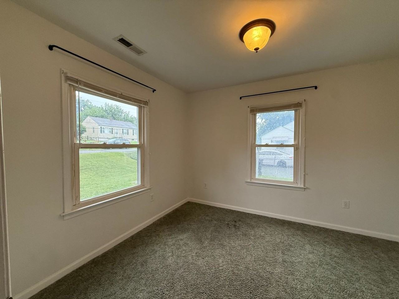 5103 Woodlawn Rd Nw - Photo 2 of 22