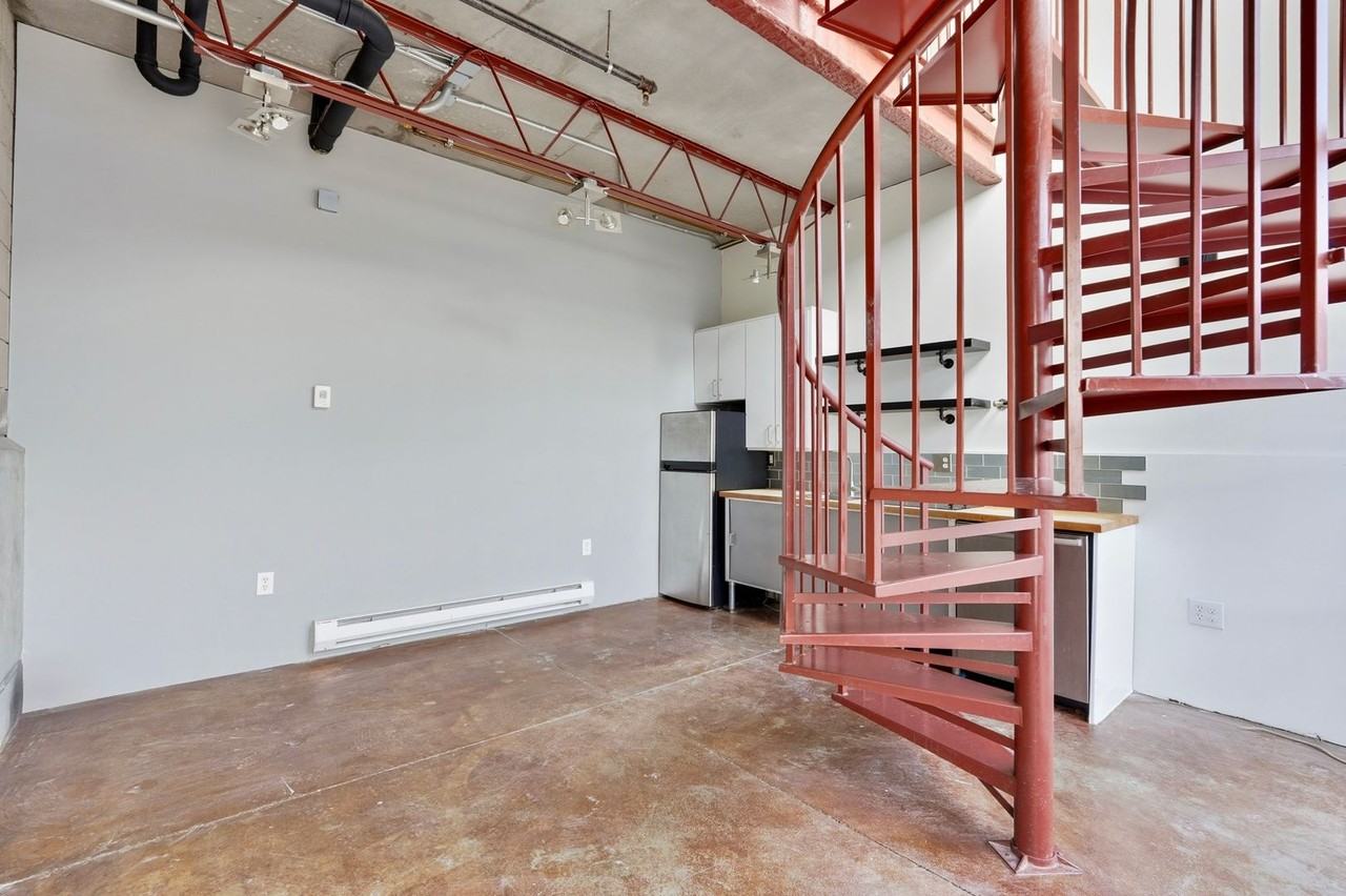 360 W Broadway - Photo 4 of 17
