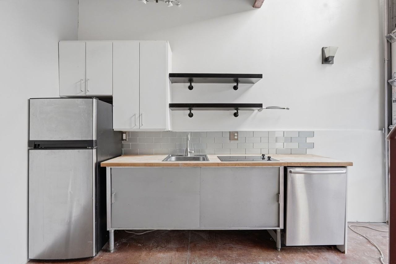 360 W Broadway - Photo 5 of 17