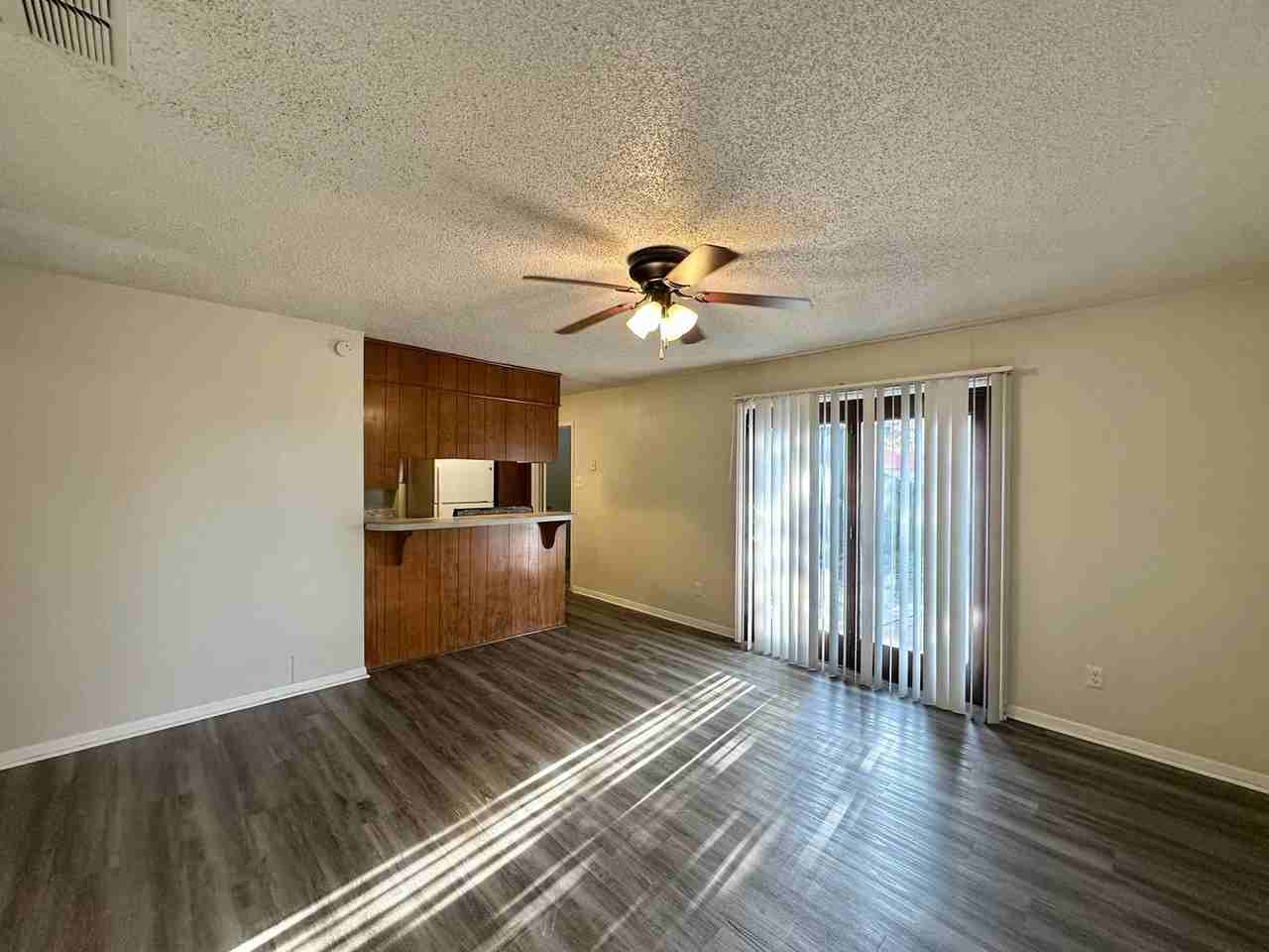1005 Bonner Dr - Photo 6 of 29