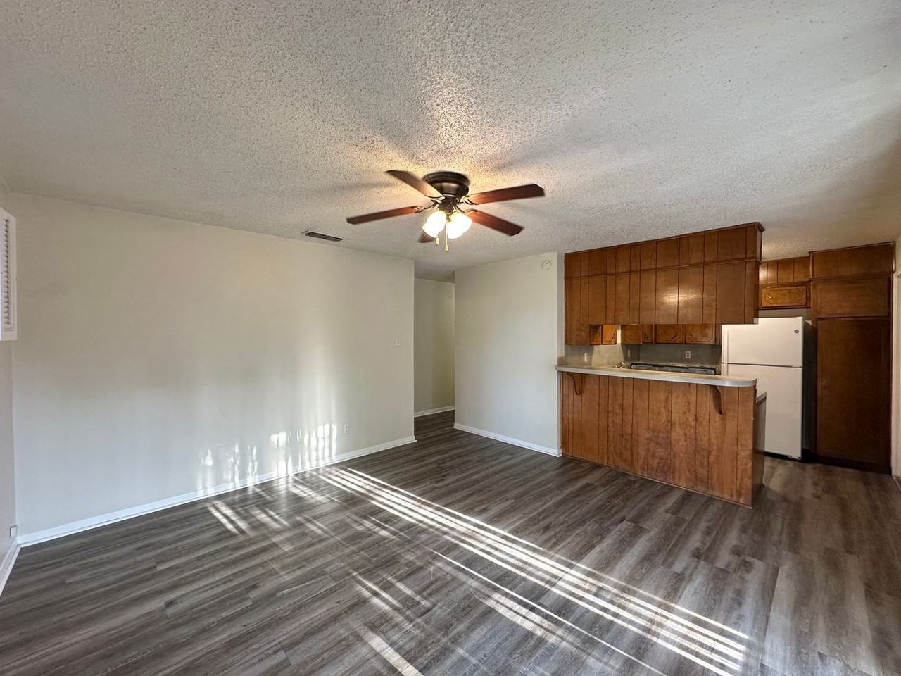 1005 Bonner Dr - Photo 7 of 29