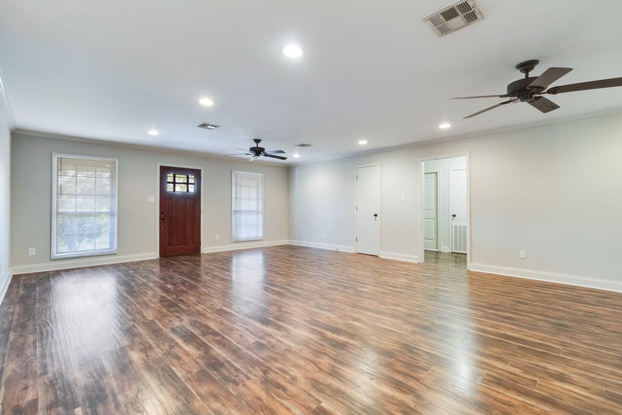 808 Tolson Rd - Photo 4 of 17