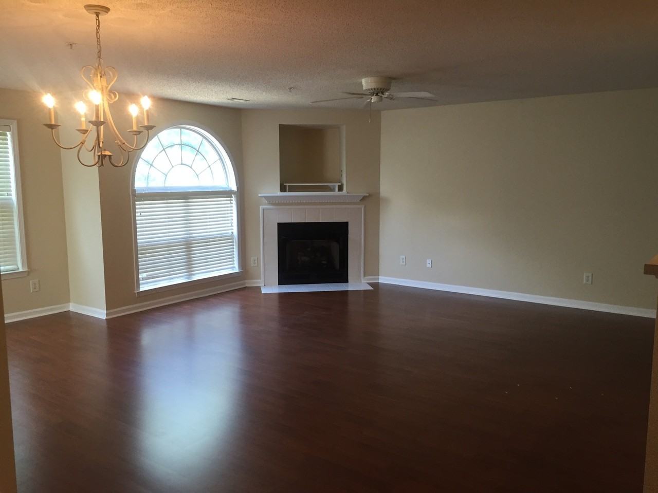 3694 Cotswold Ave Unit 2d - Photo 2 of 8