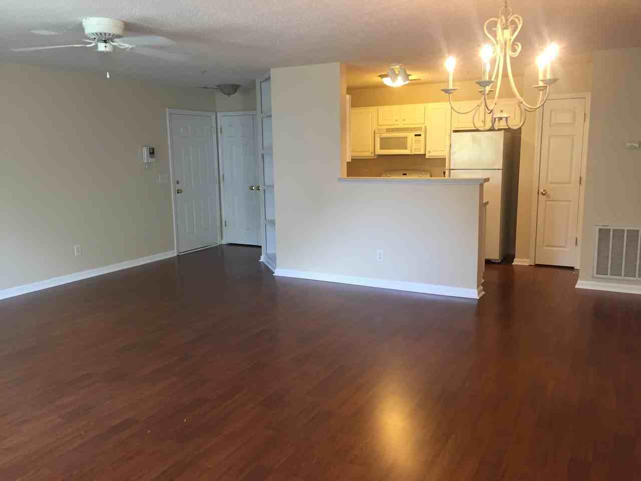 3694 Cotswold Ave Unit 2d - Photo 4 of 8