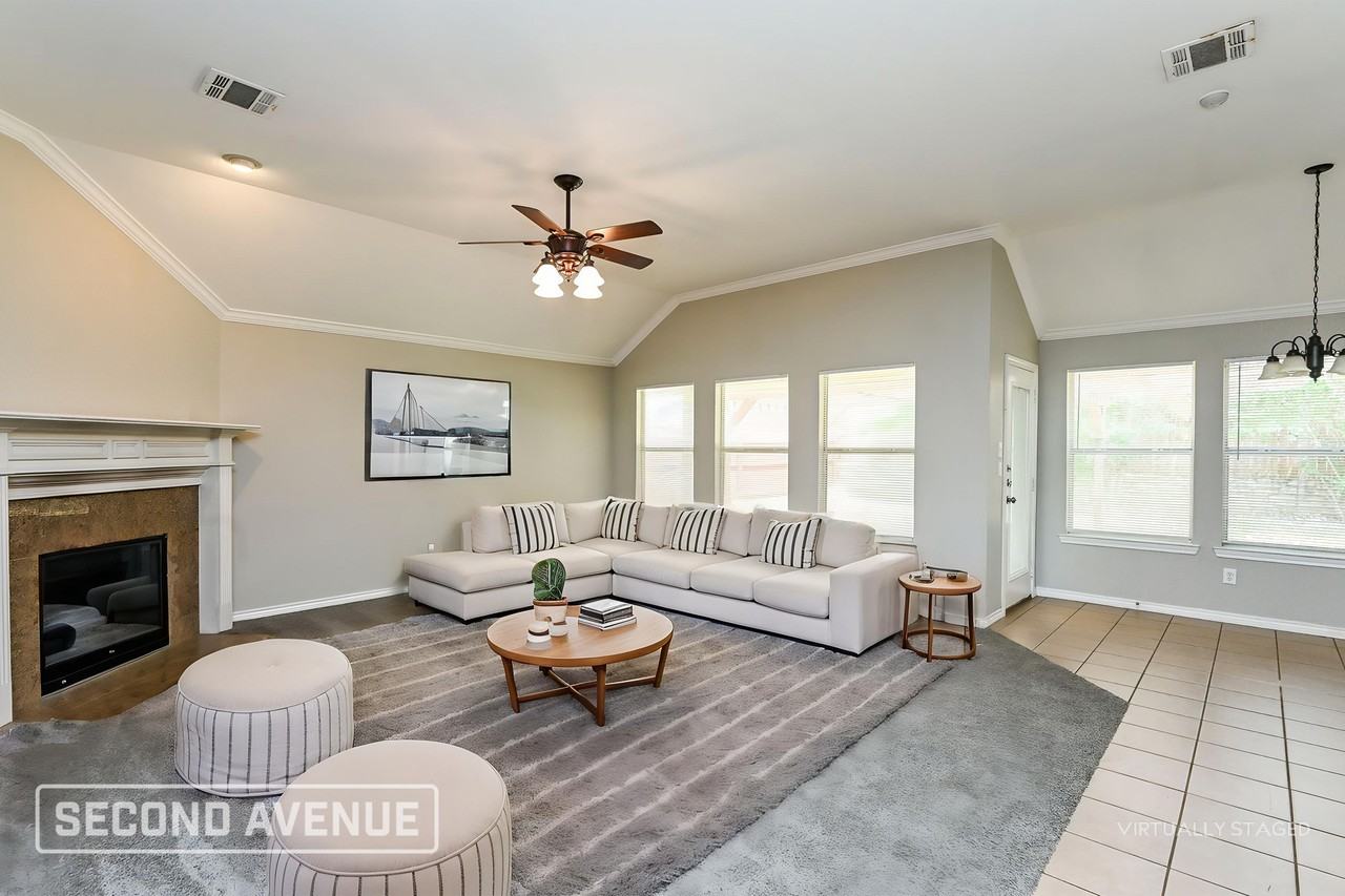 302 Charlie Way - Photo 2 of 23
