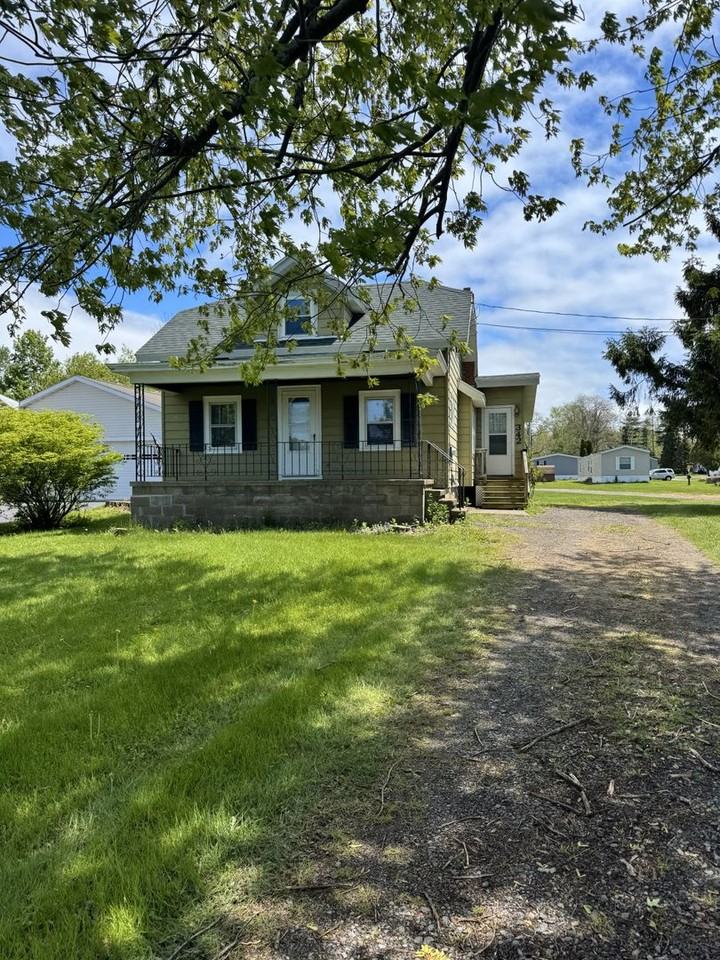 Thompson Rd - Photo 2 of 19