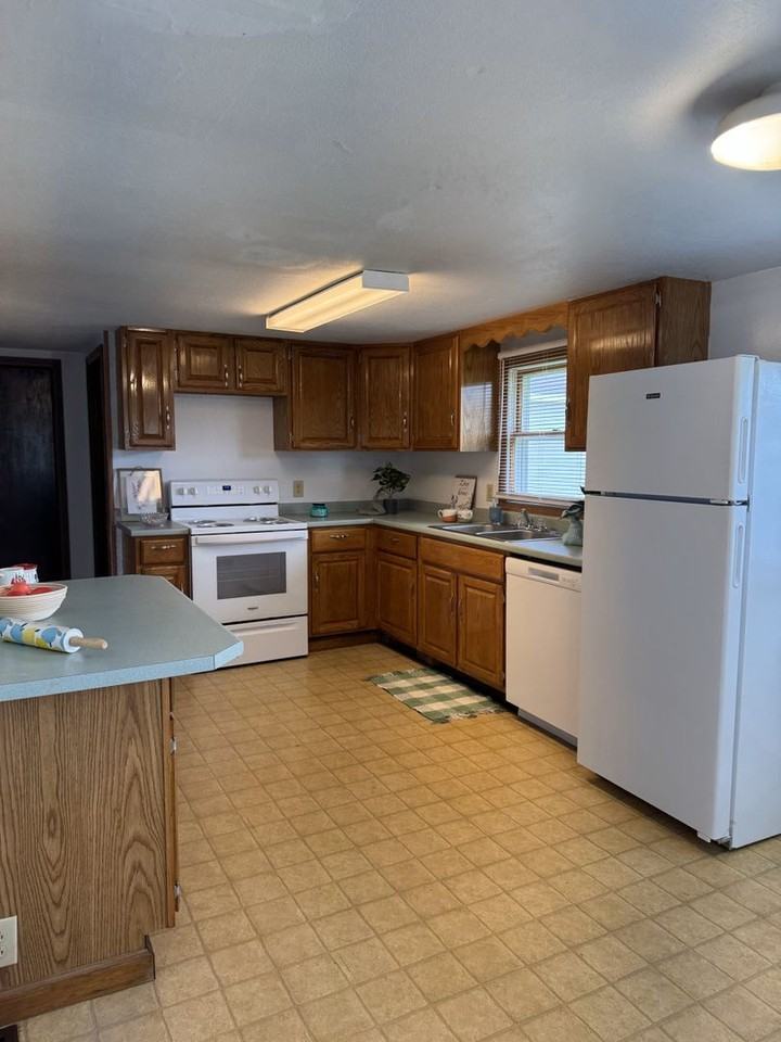 Thompson Rd - Photo 5 of 19