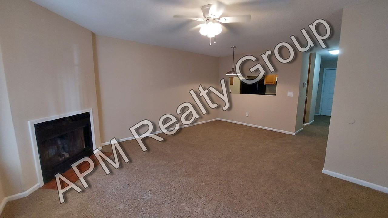 117 Country Town Dr - Photo 3 of 13