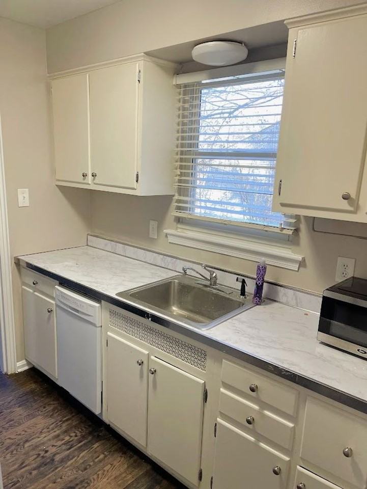 115 Whitmoor Ter - Photo 6 of 15