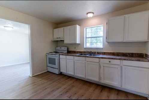 2744 Nw 57th St - Photo 5 of 20