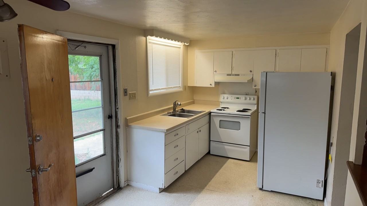 3206 N Hancock Ave - Photo 7 of 17