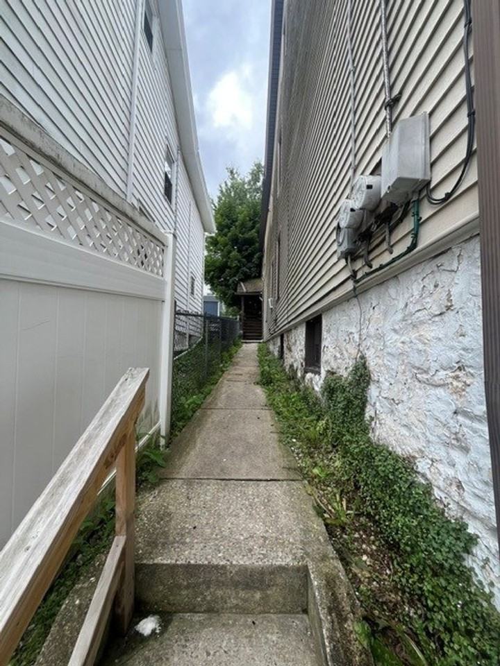 63 W Railroad St - Photo 2 of 12