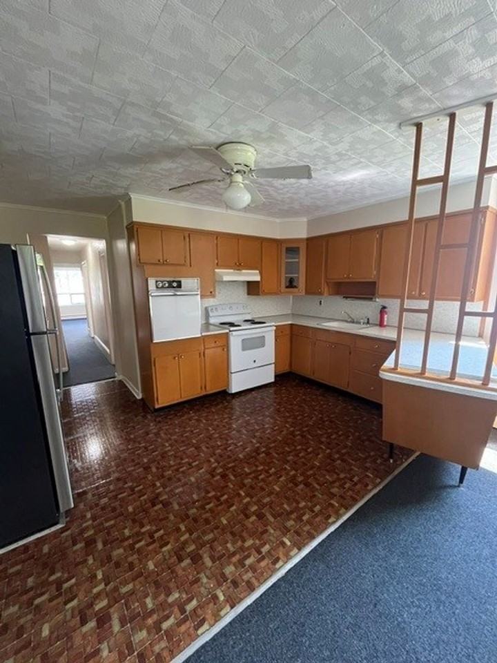 63 W Railroad St - Photo 6 of 12
