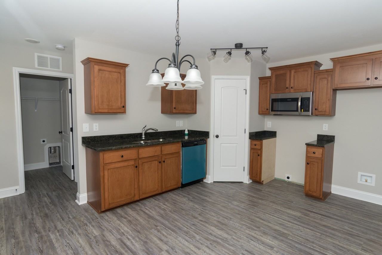 139 Melba Ave Sw - Photo 2 of 5