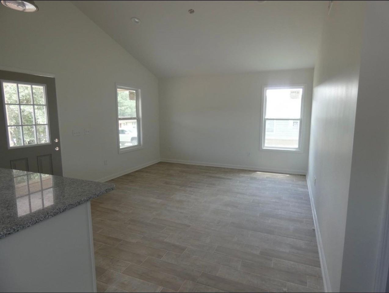107 1st St - Photo 3 of 7