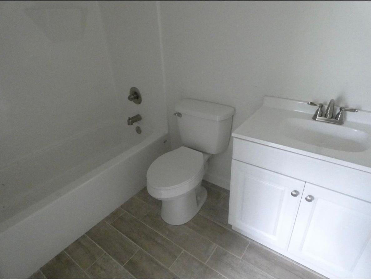 107 1st St - Photo 5 of 7