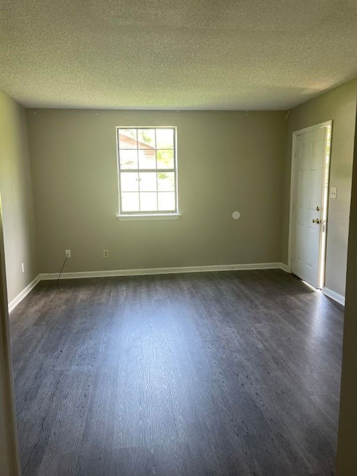 52 Iris Ln - Photo 2 of 5