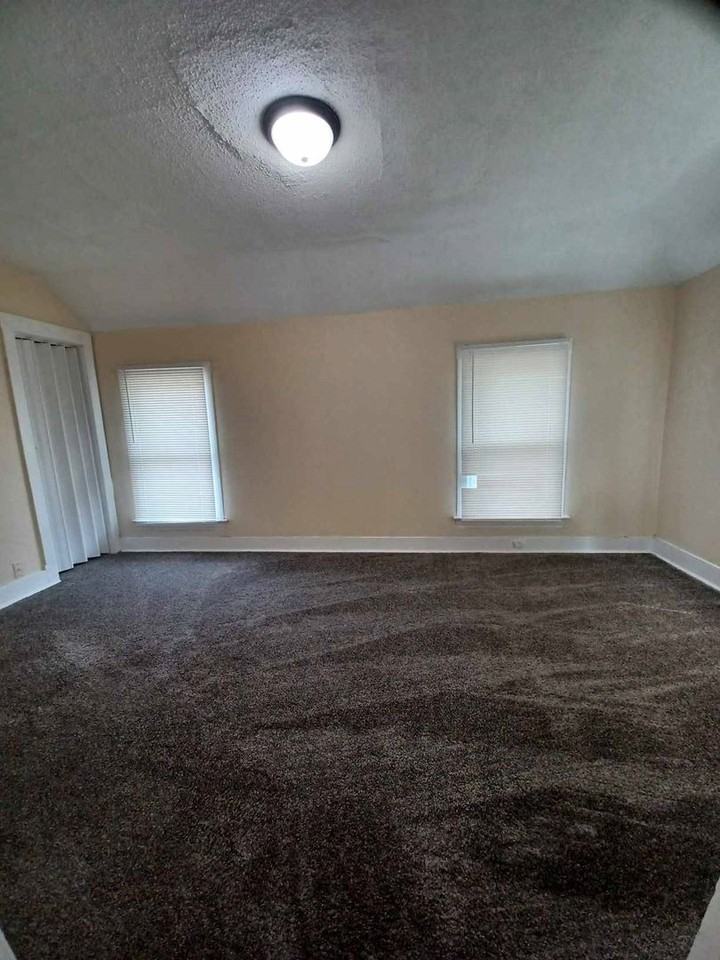1309 Jackson St - Photo 3 of 8