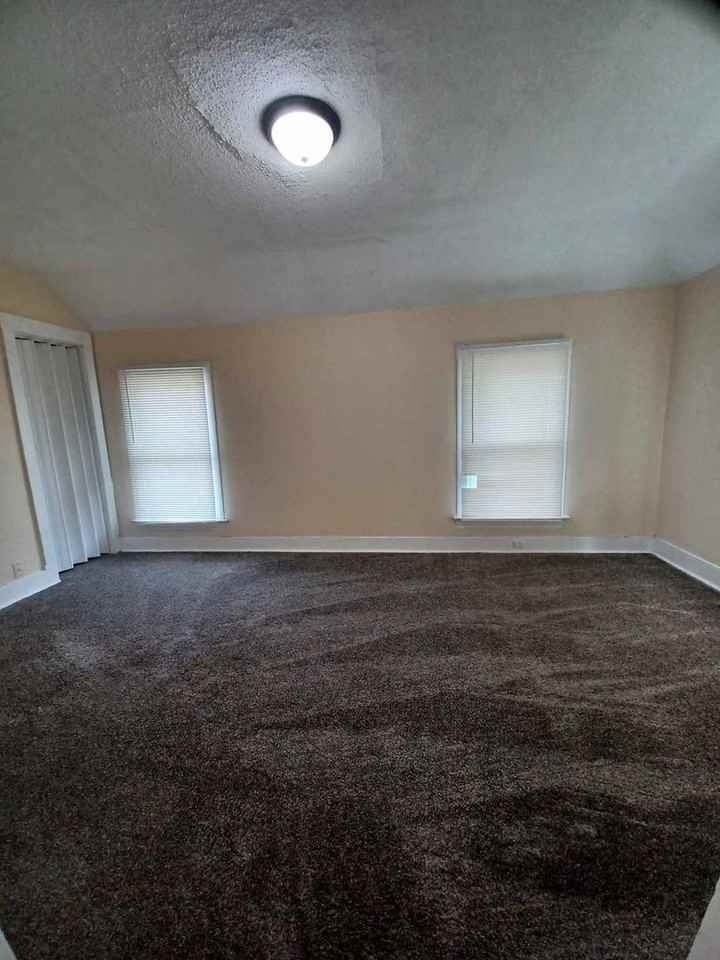 1309 Jackson St - Photo 6 of 8
