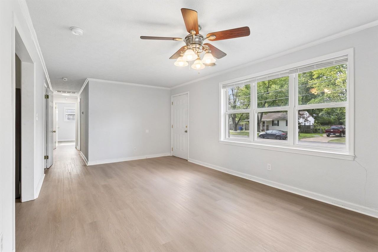 11 Woodhaven Rd - Photo 7 of 28