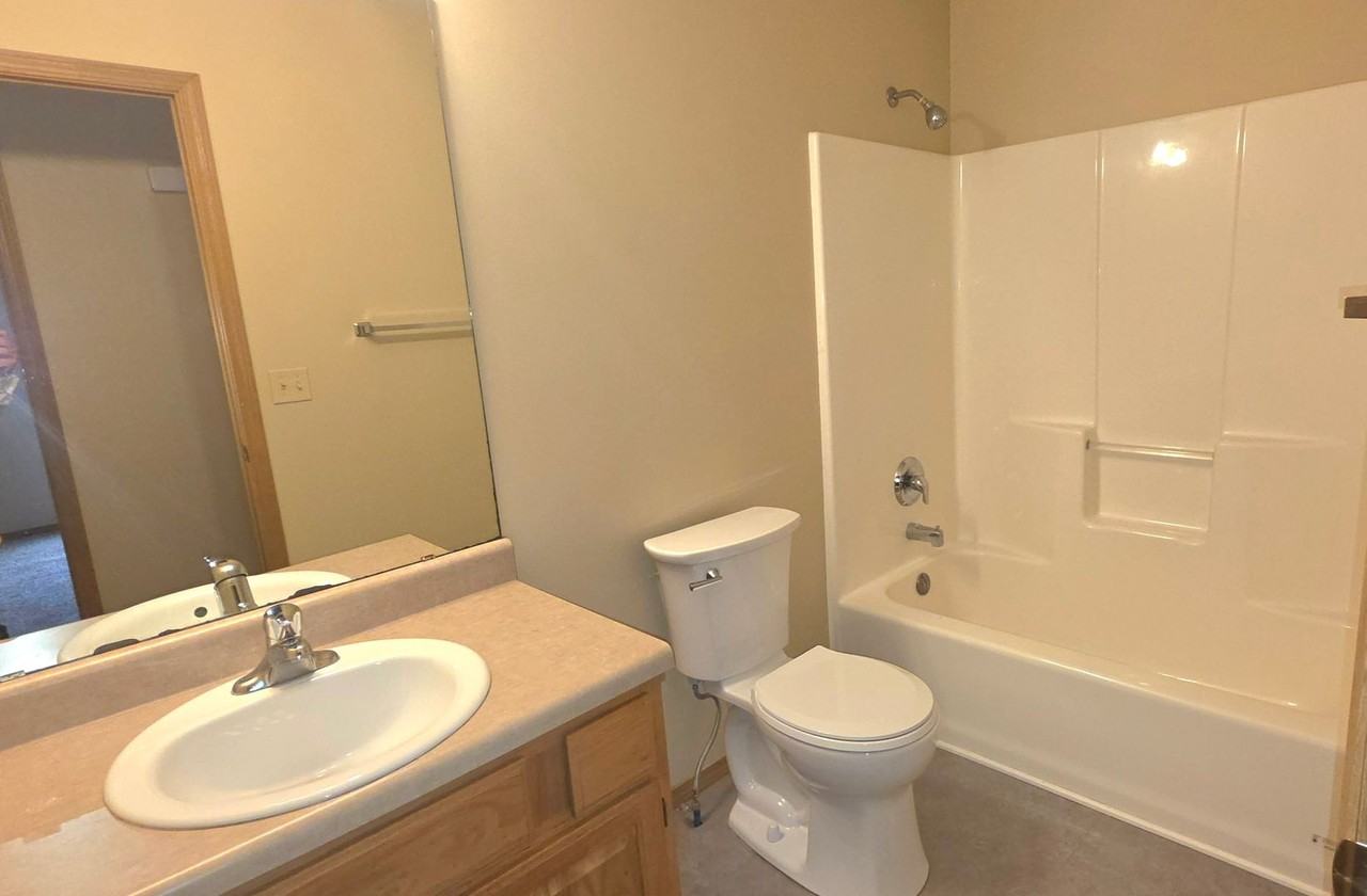 1066 S Missouri Ave - Photo 6 of 10