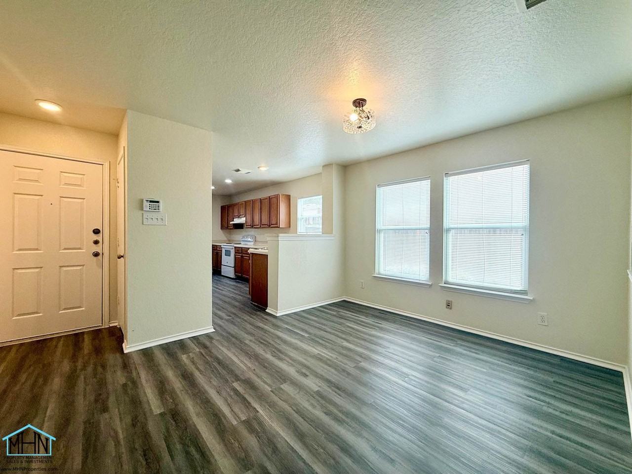 6 Bedford Bay - Photo 3 of 24