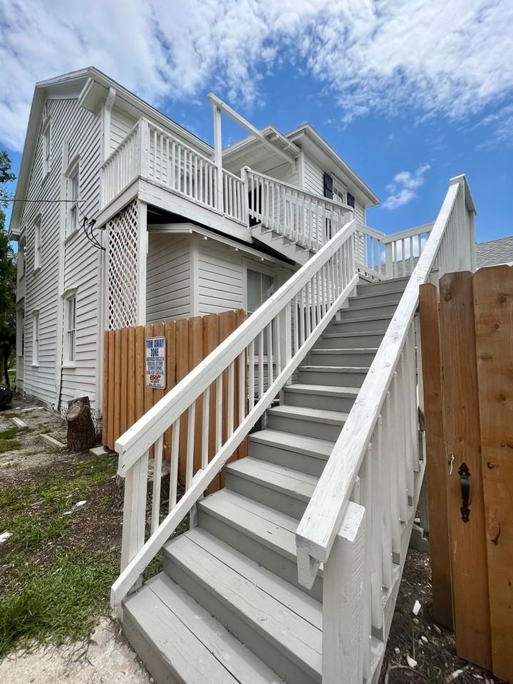 30 Sanford St - Photo 2 of 29