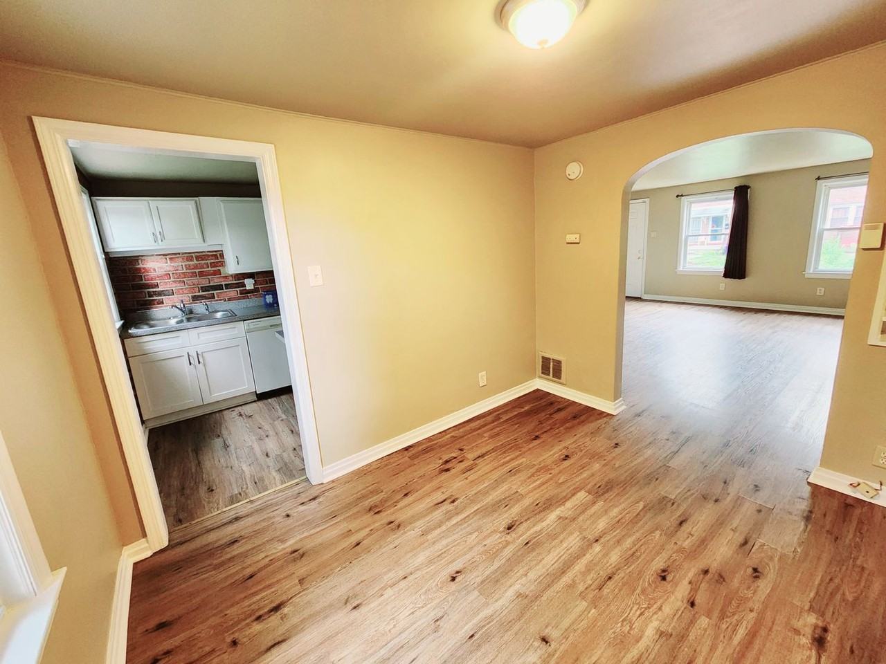 2618 Waldo St - Photo 2 of 22