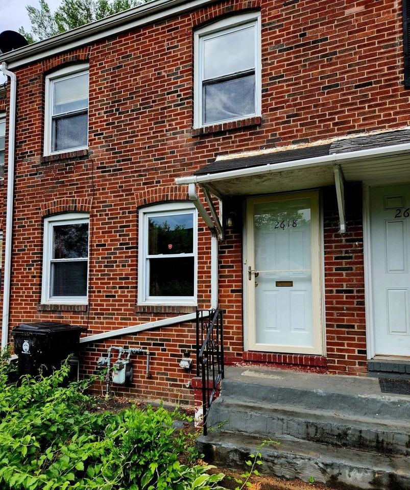 2618 Waldo St - Photo 4 of 22