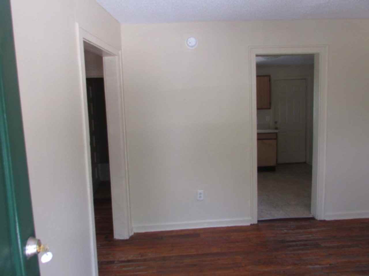 123 Dixie Dr - Photo 2 of 11