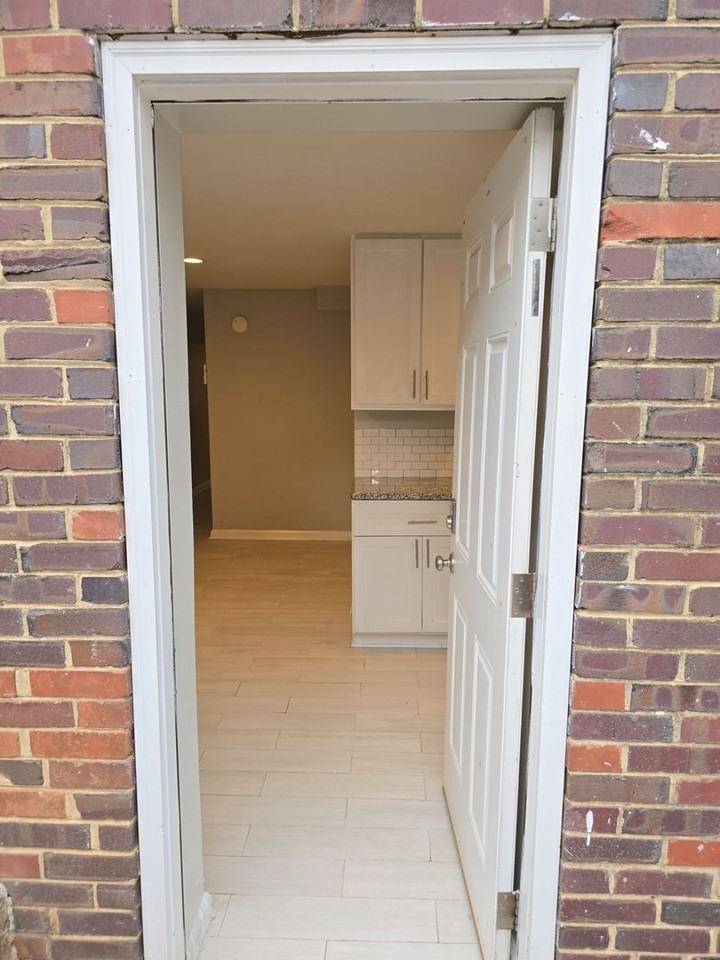 217 Auten St - Photo 4 of 10