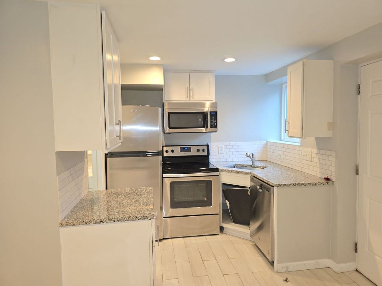 217 Auten St - Photo 5 of 10