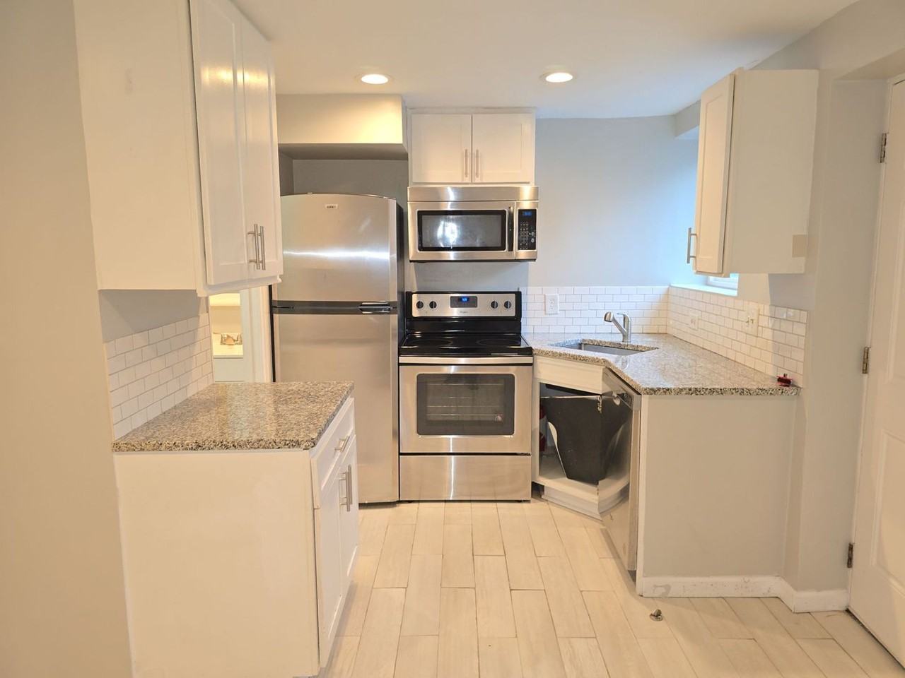 217 Auten St - Photo 6 of 10