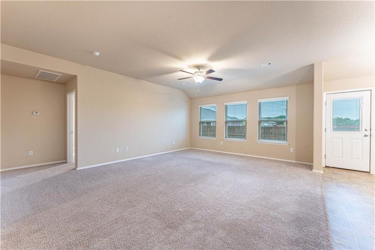 6702 Sw Pilgrim Rd - Photo 4 of 24