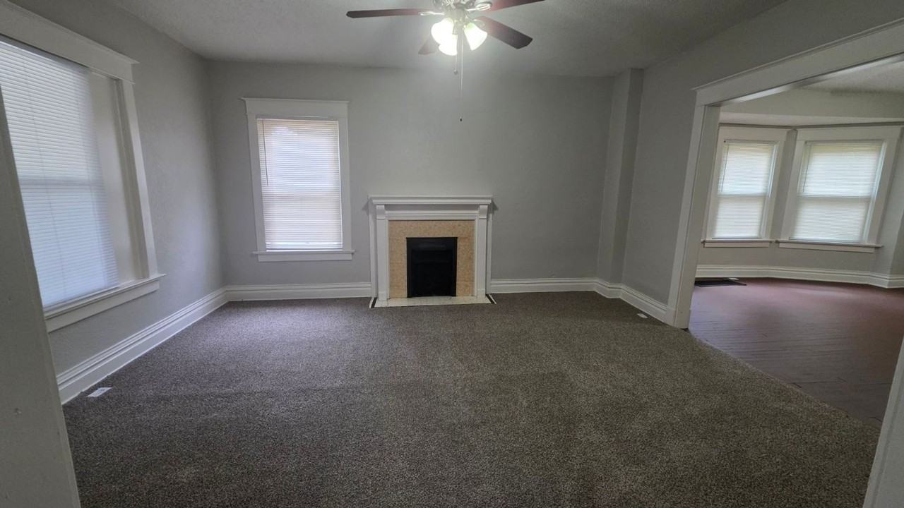 2508 Mersington Ave - Photo 3 of 18