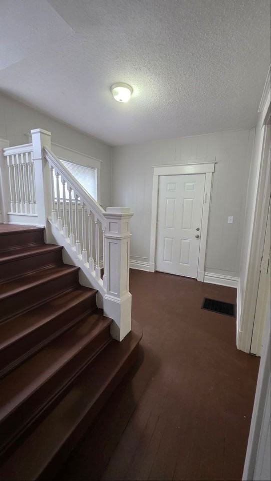 2508 Mersington Ave - Photo 4 of 18