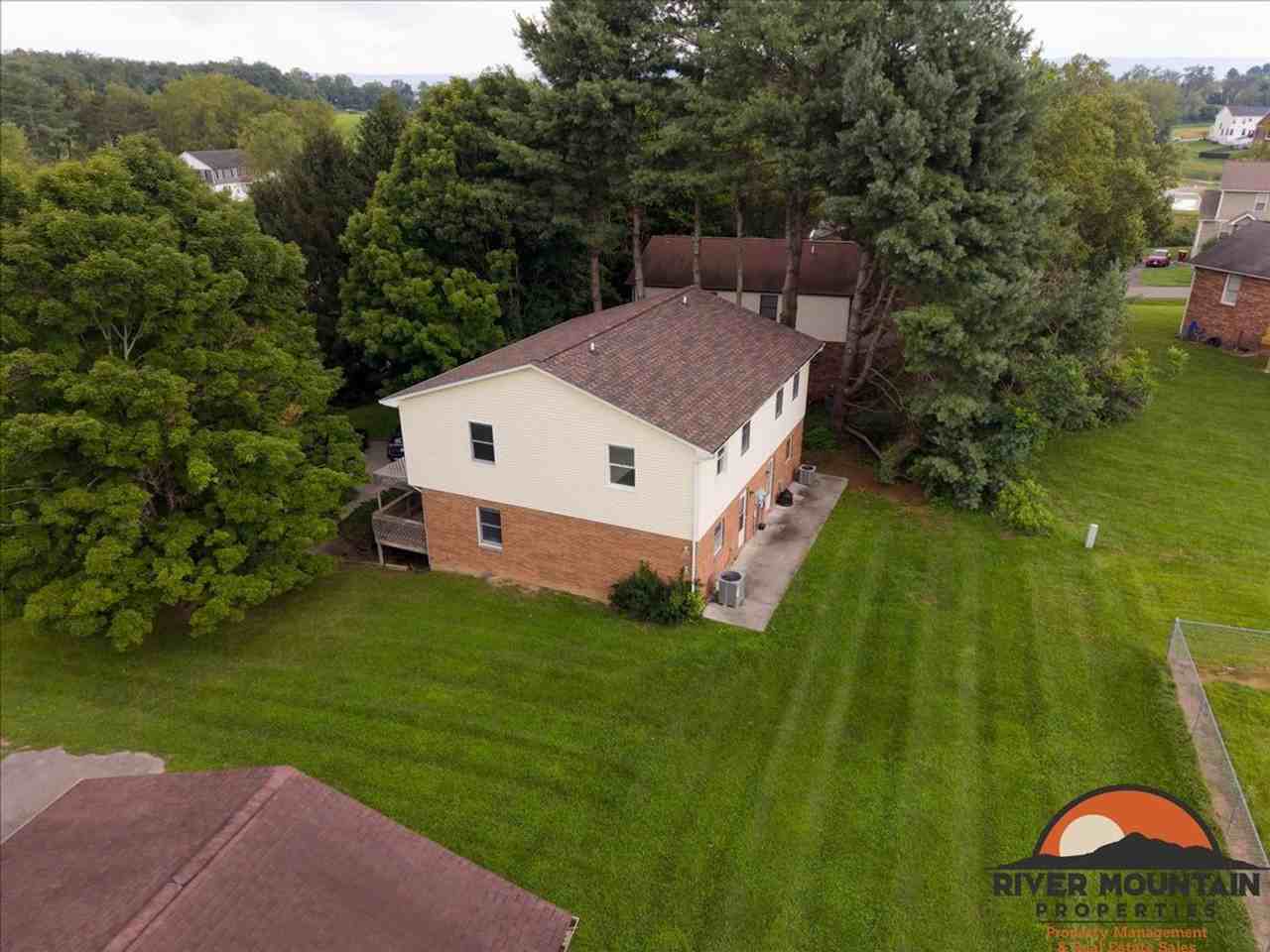 1485 Sandy Cir - Photo 5 of 18