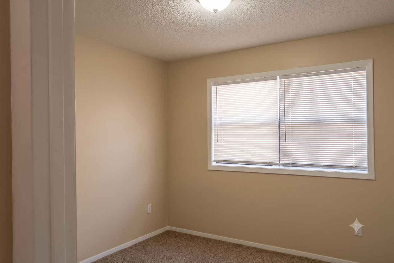 3216 W 27th St S - Photo 7 of 18