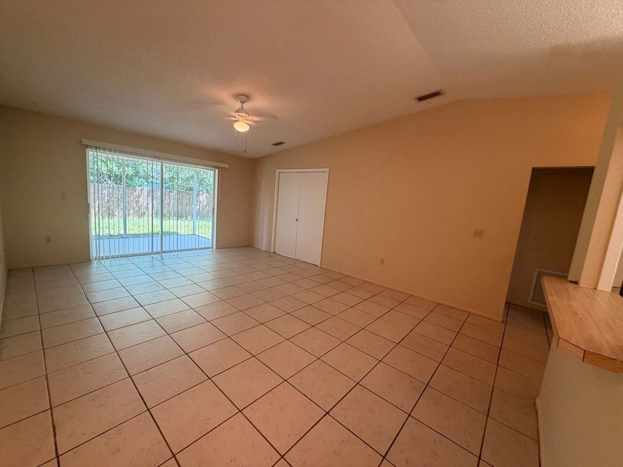 4008 Palau Dr - Photo 2 of 14