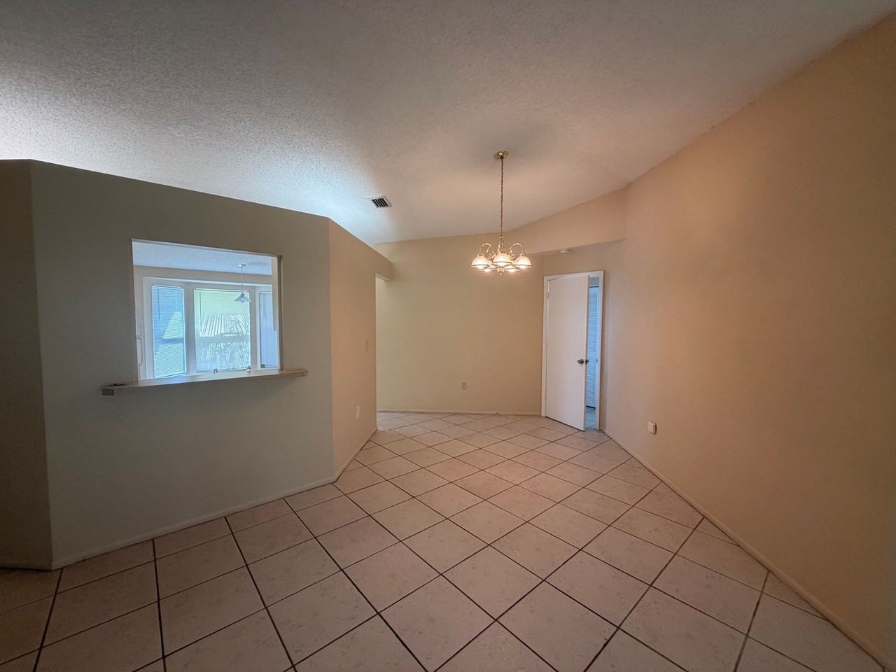 4008 Palau Dr - Photo 3 of 14