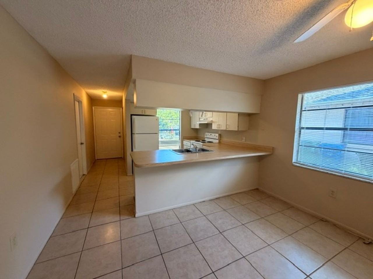 4445 Worcester Rd - Photo 2 of 19
