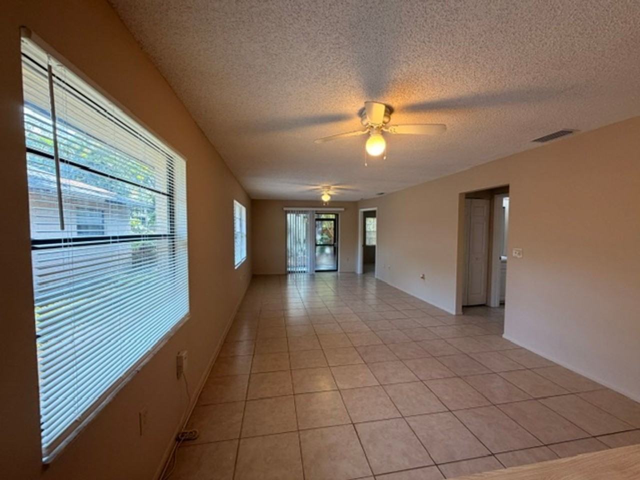 4445 Worcester Rd - Photo 5 of 19
