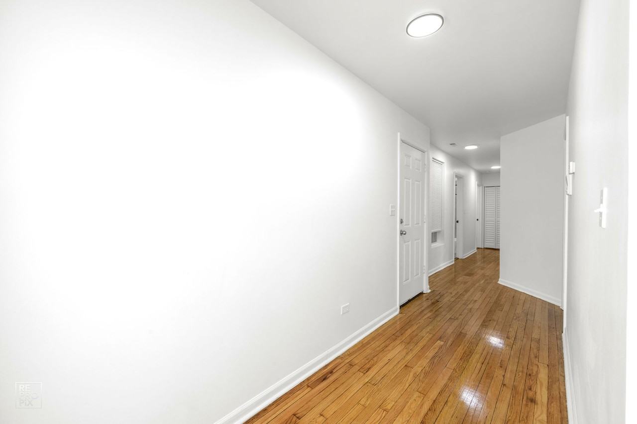 5718 S Wabash - Photo 2 of 21