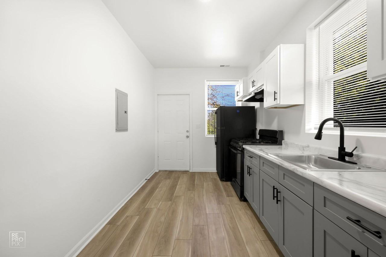 5718 S Wabash - Photo 6 of 21