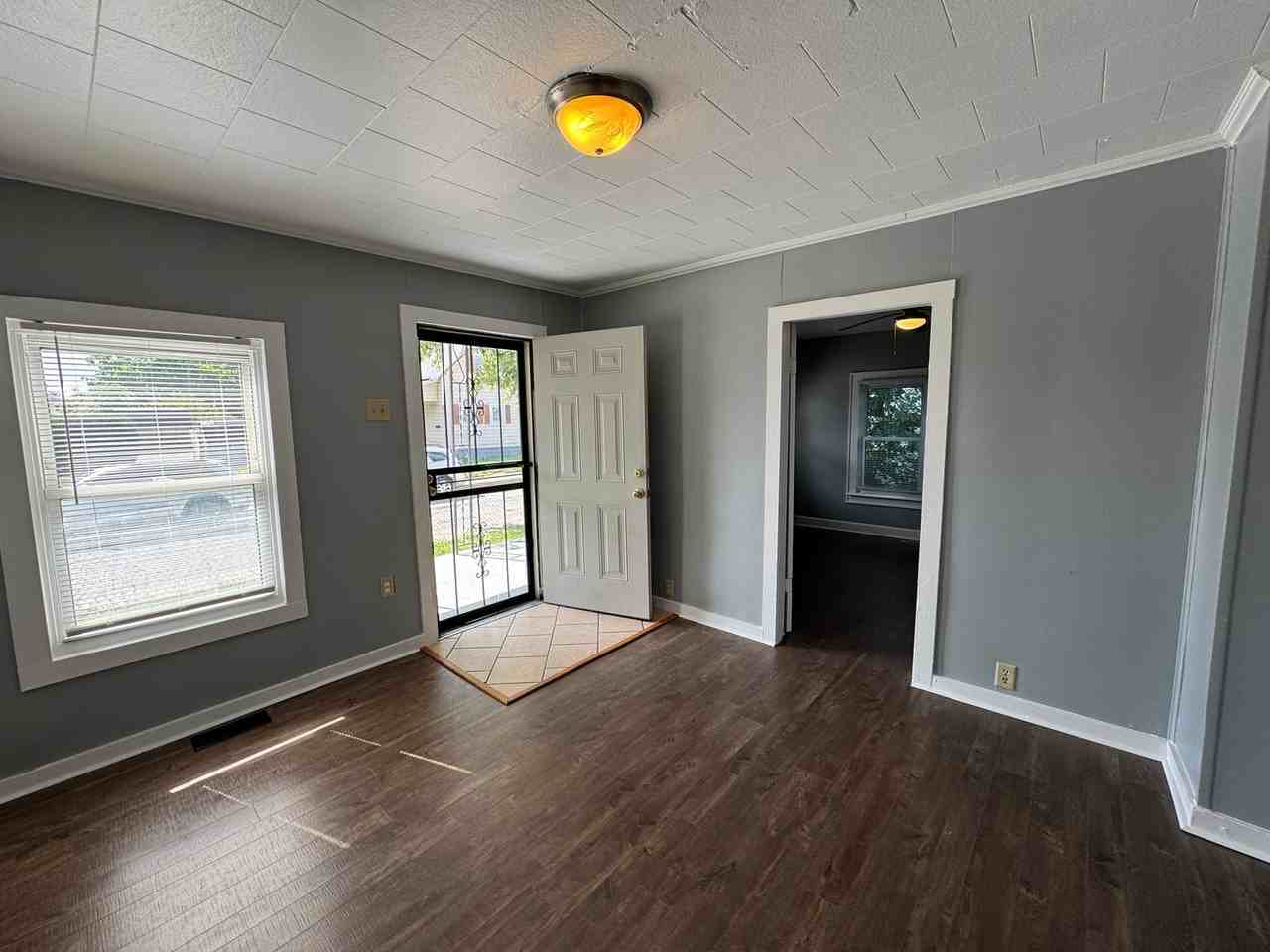 341 S Randolph St - Photo 4 of 23